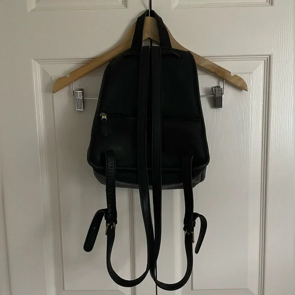 Vintage Coach 9791 Large Daypack Black Leather Backpack - Picture 2 of 14